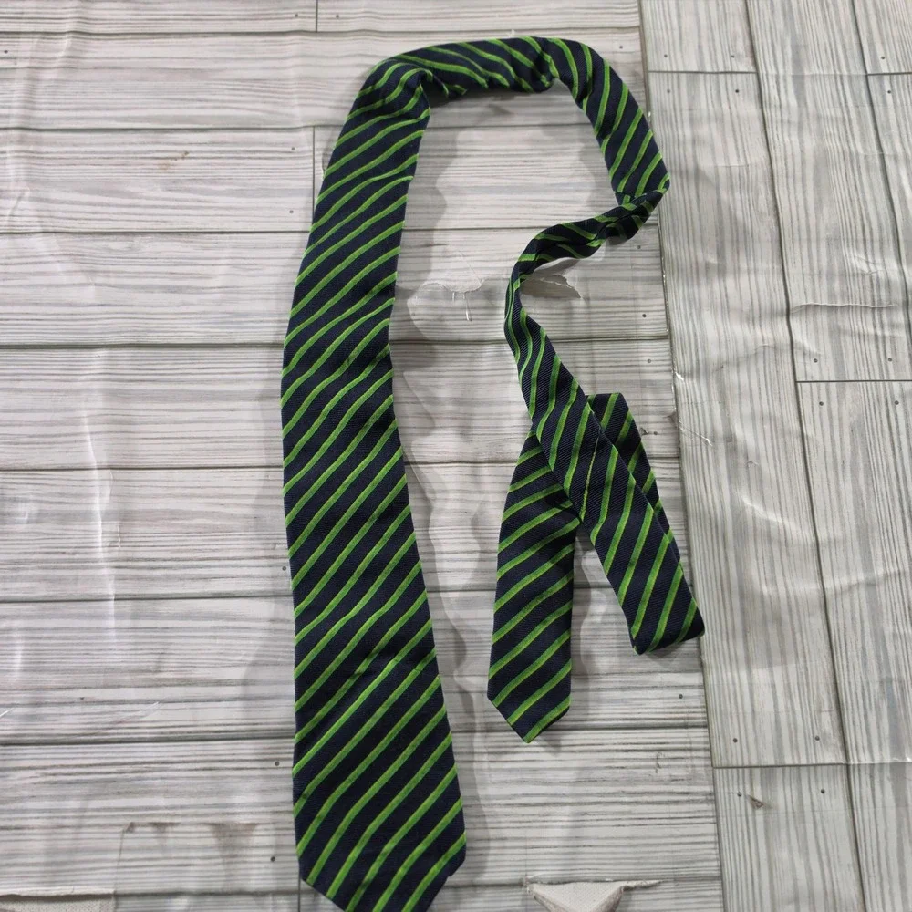 Hugo Boss Mens Silk Necktie Navy Blue Lime Green Diagonal Stripe Made in Italy
